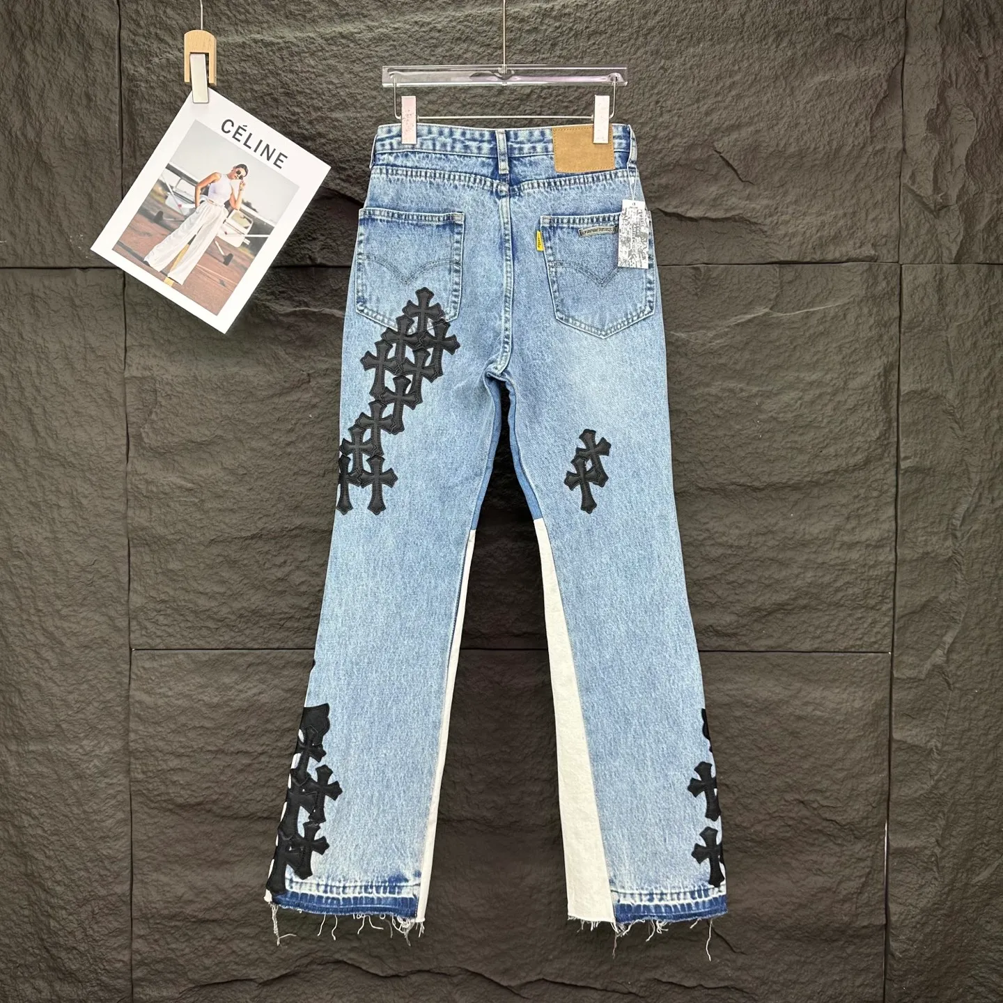 P290 GALLERY DEPT. & Croixin co-branded 2025 new limited-edition black large cross leather couple's bootcut jeans 🔥High version🔥High version🔥 Top ceiling quality Styles with different washed textures are very friendly to people with thin legs and thick legs. The bootcut version is very flattering to the leg shape. Moderate length that never goes out of style, easy and casual to match, basic styling for various styles, a must-have in the wardrobe! The fabric is stiff but also makes the upper body soft without losing texture. The washing process is even more perfect. It is a must-have item for everyone! ! ! Washed wheat, hang tag, pants label, three complete labels, color: blue, size: 28, 30, 32, 34, 36 (five sizes)
